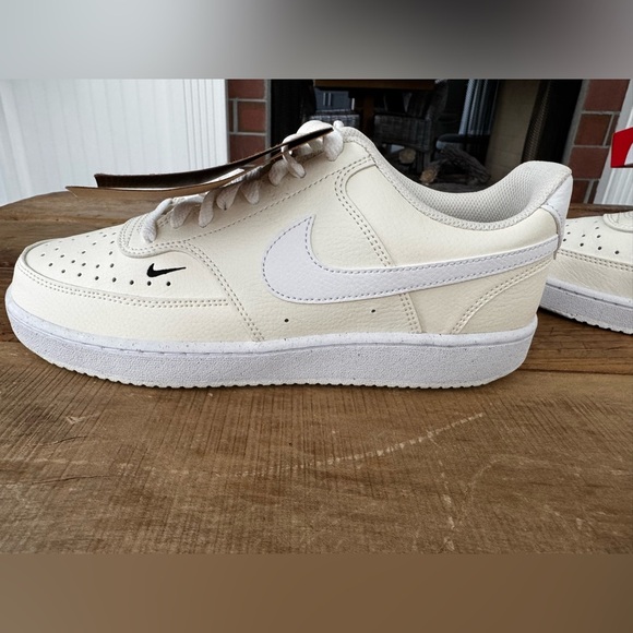 NEW IN BOX Women’s Nike Court Vision Lo NN low ~ white/pale-ivory-black ~ 10 - Picture 2 of 12